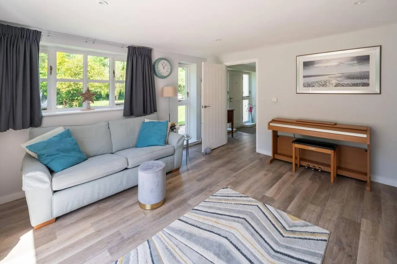 Holiday home Osbornes Holiday House Near Exeter With Swimming Pool United Kingdom