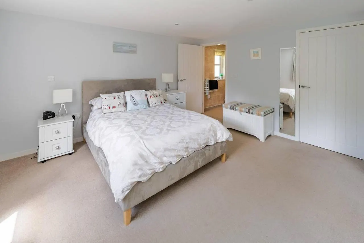 Holiday home Osbornes Holiday House Near Exeter With Swimming Pool