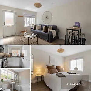 https://11-friernhay-court.cardiffhotelswales.com