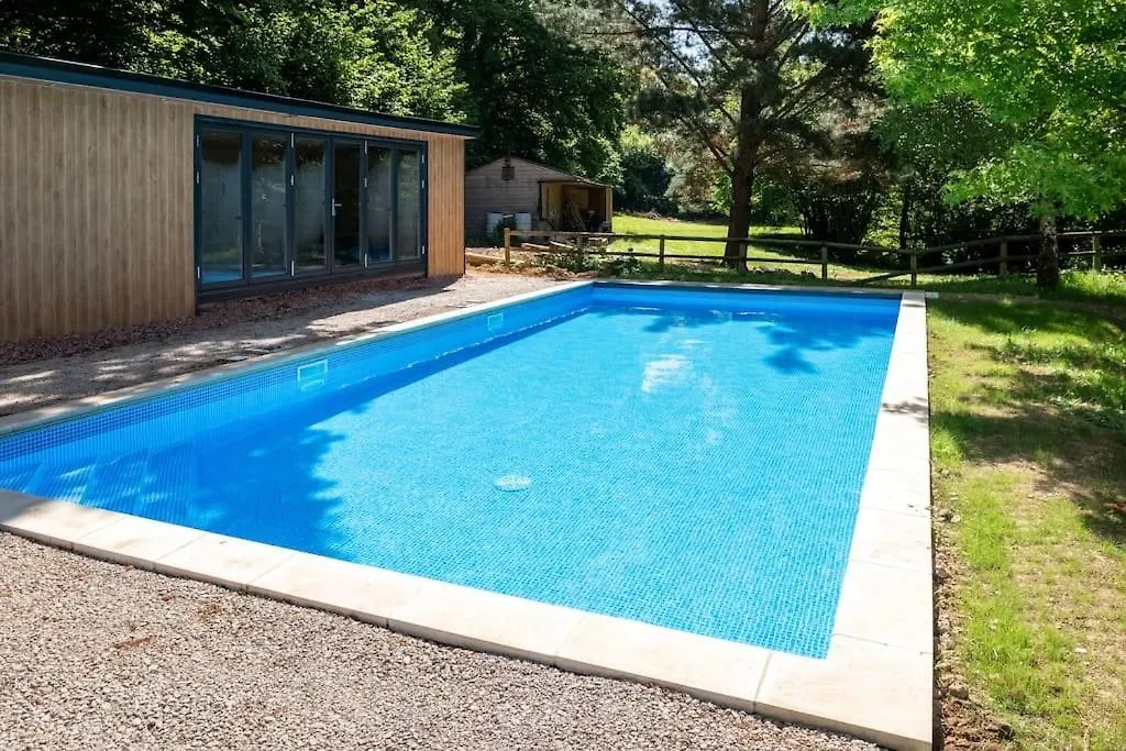 Osbornes Holiday House Near Exeter With Swimming Pool 0*,