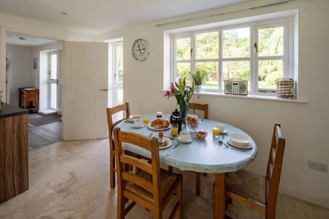 Osbornes Holiday House Near Exeter With Swimming Pool